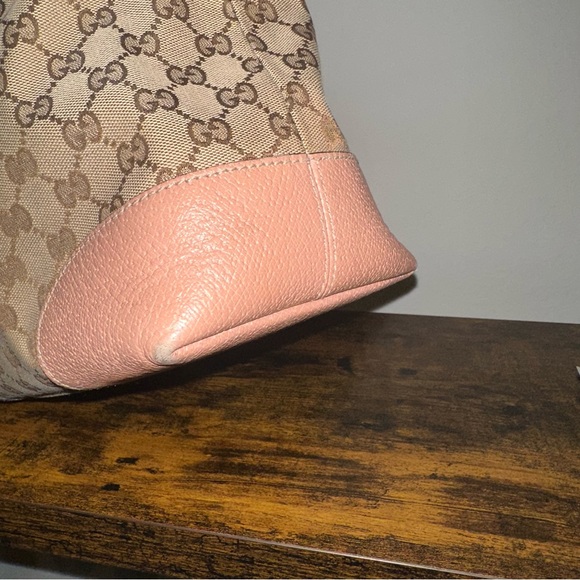 Gucci GG Canvas Medium Bree Bag - Picture 13 of 16